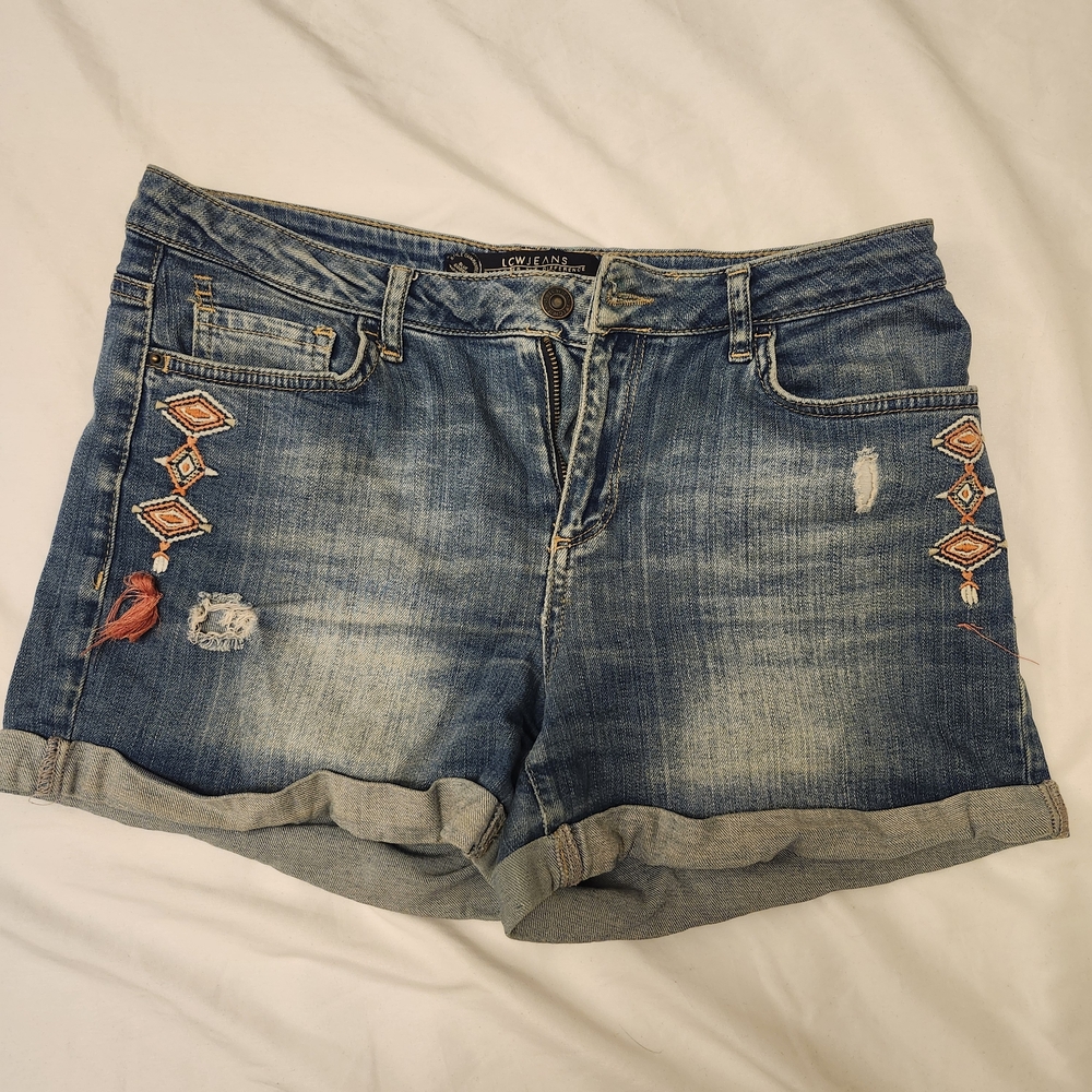 Stylish Blue Embroidered Denim Shorts